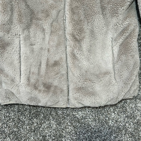 Abercrombie Kids girls Cozy reversible puffer - Picture 5 of 10